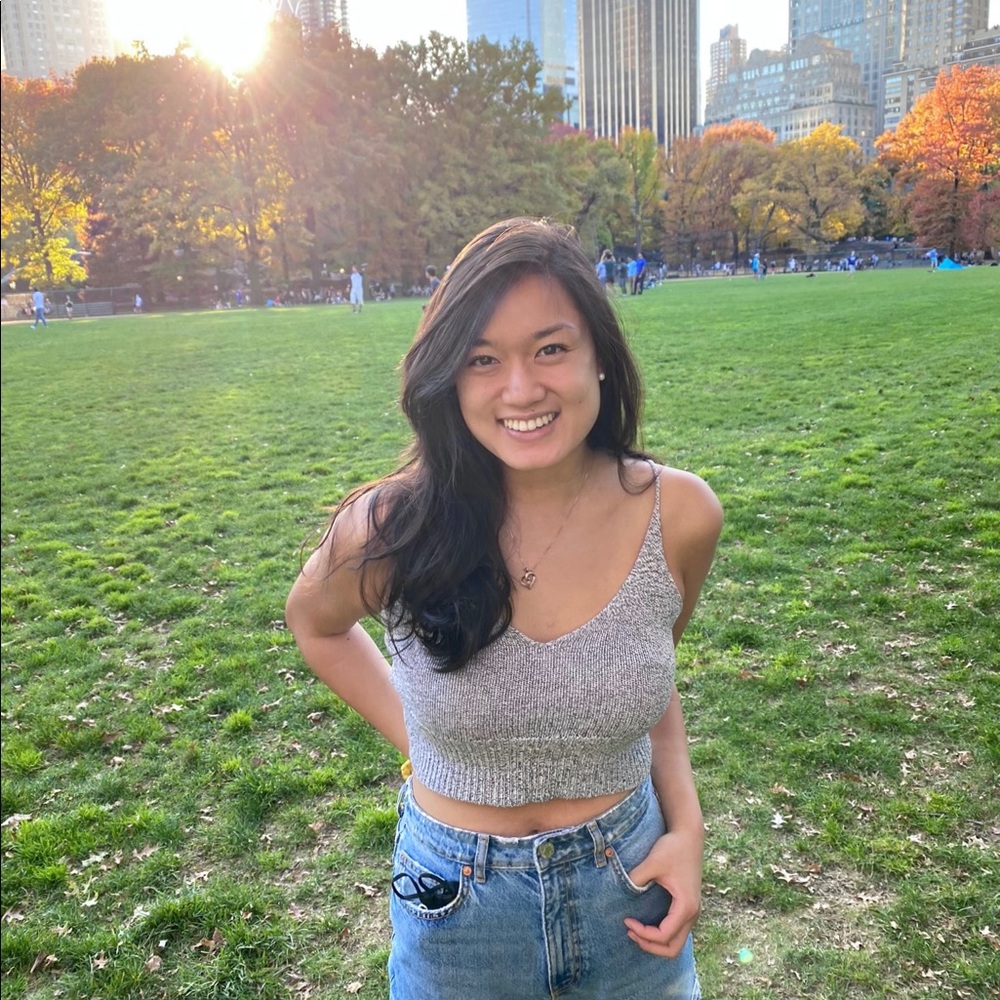 Meet your Posher, Larissa